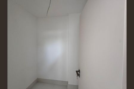 Casa à venda com 402m², 4 quartos e 4 vagasSuíte 3 - Closet