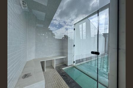 Casa à venda com 402m², 4 quartos e 4 vagasÁrea externa - Banheiro