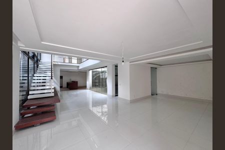Sala de casa à venda com 4 quartos, 402m² em Barra da Tijuca, Rio de Janeiro