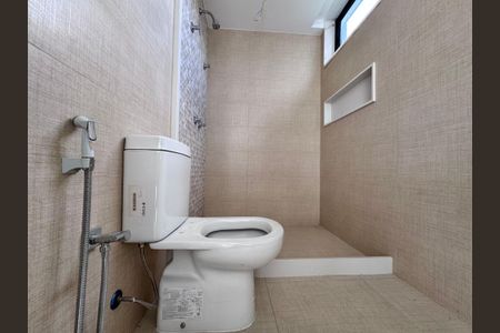 Casa à venda com 402m², 4 quartos e 4 vagasSalão - Banheiro