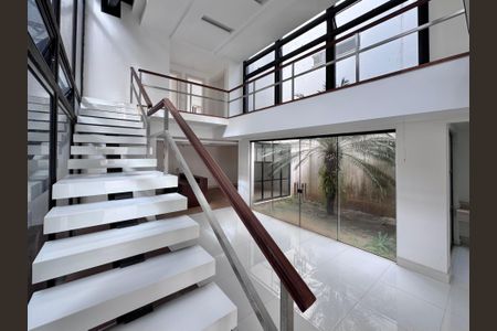 Casa à venda com 402m², 4 quartos e 4 vagasSala