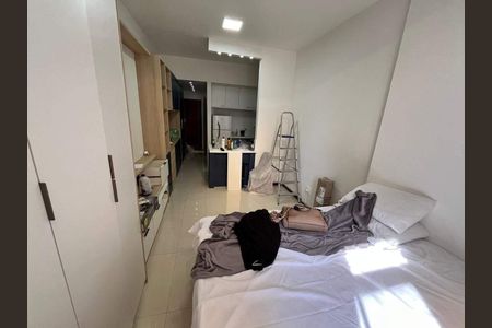 Apartamento à venda com 30m², 1 quarto e sem vaga