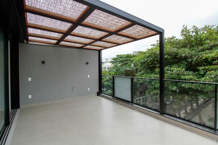 Apartamento à venda com 270m², 4 quartos e 3 vagasVaranda