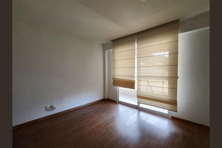 Casa de condomínio à venda com 206m², 4 quartos e 3 vagasSuíte 2