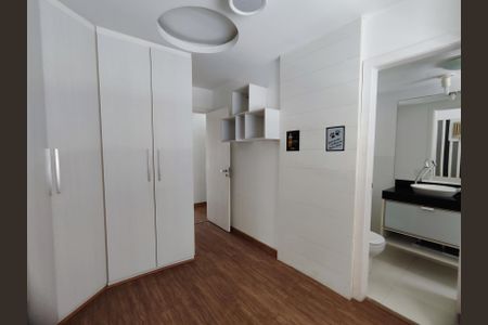 Casa de condomínio à venda com 206m², 4 quartos e 3 vagasSuíte 3