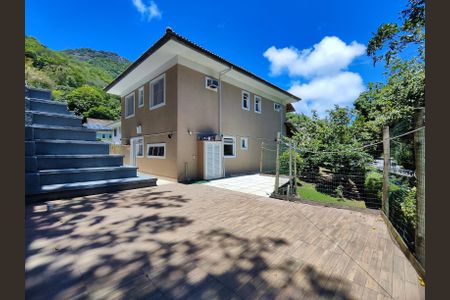 Casa de condomínio à venda com 206m², 4 quartos e 3 vagasÁrea Externa