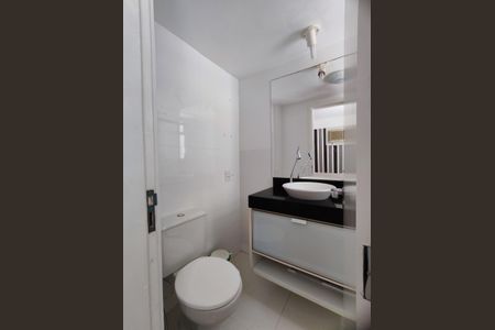 Casa de condomínio à venda com 206m², 4 quartos e 3 vagasBanheiro da Suíte 3