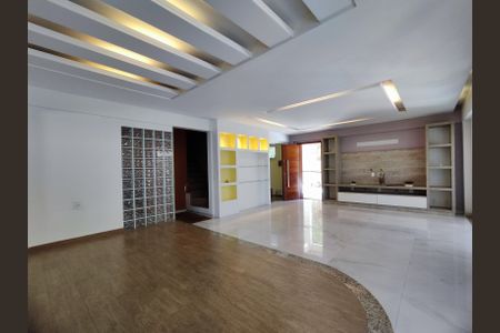 Sala de casa de condomínio à venda com 4 quartos, 206m² em Recreio dos Bandeirantes, Rio de Janeiro