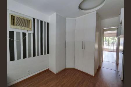 Casa de condomínio à venda com 206m², 4 quartos e 3 vagasSuíte 3