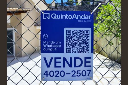 Casa de condomínio à venda com 206m², 4 quartos e 3 vagasPlaquinha