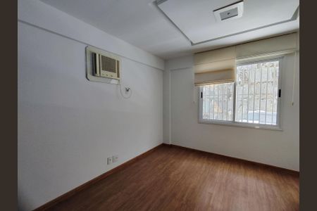 Casa de condomínio à venda com 206m², 4 quartos e 3 vagasSuíte 4