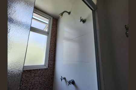 Casa de condomínio à venda com 206m², 4 quartos e 3 vagasBanheiro da Suíte 2