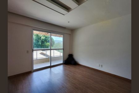 Casa de condomínio à venda com 206m², 4 quartos e 3 vagasSuíte 1