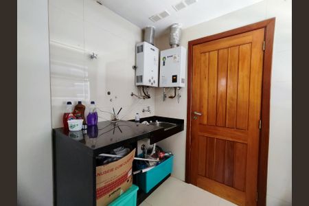 Casa de condomínio à venda com 206m², 4 quartos e 3 vagasÁrea de Serviço