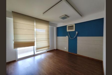 Casa de condomínio à venda com 206m², 4 quartos e 3 vagasSuíte 2