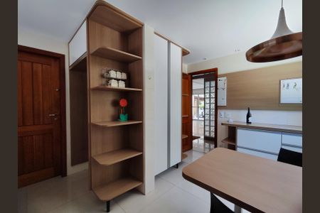 Casa de condomínio à venda com 206m², 4 quartos e 3 vagasCozinha