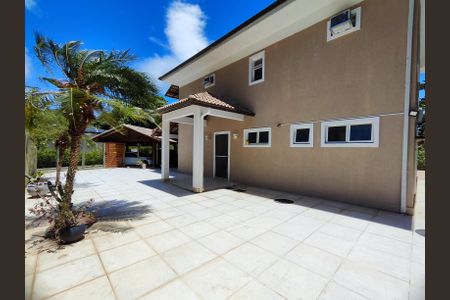 Casa de condomínio à venda com 206m², 4 quartos e 3 vagasÁrea Externa