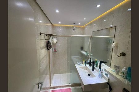 Apartamento à venda com 77m², 2 quartos e 1 vaga