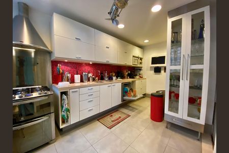 Apartamento à venda com 146m², 3 quartos e 1 vagaCozinha