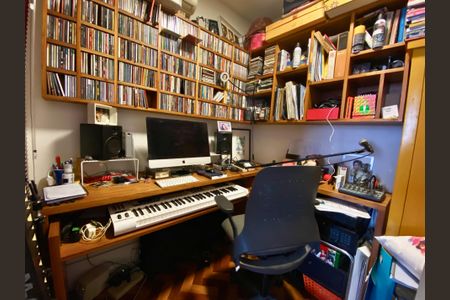 Apartamento à venda com 146m², 3 quartos e 1 vagaEscritório 2