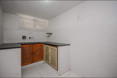 Casa à venda com 216m², 4 quartos e 2 vagas