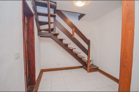 Casa à venda com 216m², 4 quartos e 2 vagas