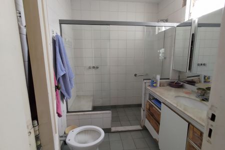 Apartamento à venda com 200m², 4 quartos e 1 vagaBanheiro da Suíte 2