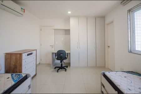 Apartamento à venda com 198m², 3 quartos e 3 vagas