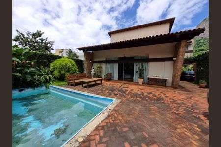 Casa à venda com 452m², 4 quartos e 4 vagas