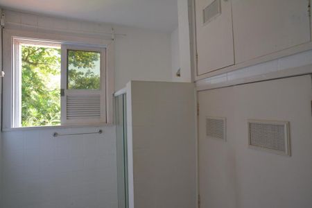 Casa à venda com 778m², 5 quartos e 6 vagas Casa à venda com 778m², 5 quartos e 6 vagasBanheiro Social