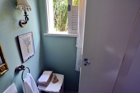 Casa à venda com 778m², 5 quartos e 6 vagas Casa à venda com 778m², 5 quartos e 6 vagasLavabo