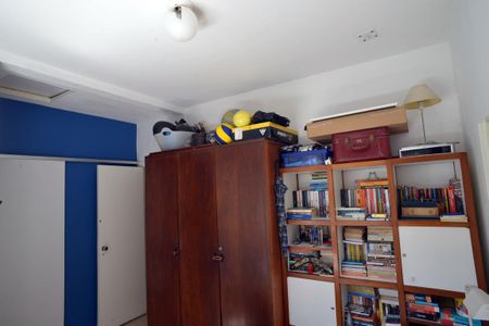 Casa à venda com 778m², 5 quartos e 6 vagas Casa à venda com 778m², 5 quartos e 6 vagasQuarto 3