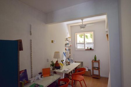 Casa à venda com 778m², 5 quartos e 6 vagas Casa à venda com 778m², 5 quartos e 6 vagasQuarto 1