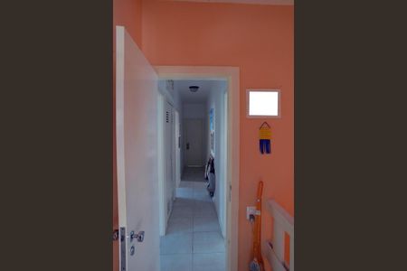 Casa à venda com 778m², 5 quartos e 6 vagas Casa à venda com 778m², 5 quartos e 6 vagasCorredor