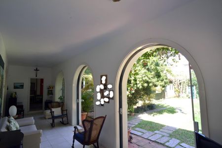 Casa à venda com 778m², 5 quartos e 6 vagas Casa à venda com 778m², 5 quartos e 6 vagasSala 2