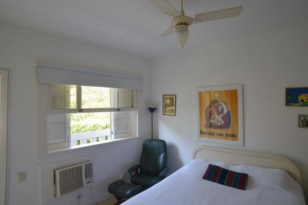 Casa à venda com 778m², 5 quartos e 6 vagas Casa à venda com 778m², 5 quartos e 6 vagasQuarto 5