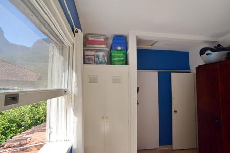 Casa à venda com 778m², 5 quartos e 6 vagas Casa à venda com 778m², 5 quartos e 6 vagasQuarto 3