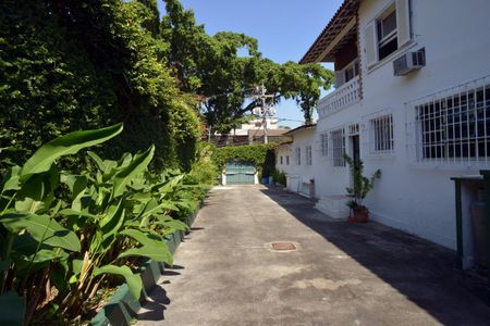 Casa à venda com 778m², 5 quartos e 6 vagas Casa à venda com 778m², 5 quartos e 6 vagasÁrea comum