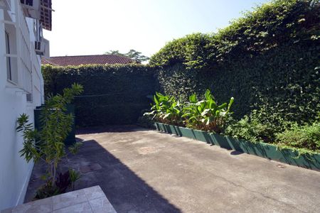 Casa à venda com 778m², 5 quartos e 6 vagas Casa à venda com 778m², 5 quartos e 6 vagasÁrea comum