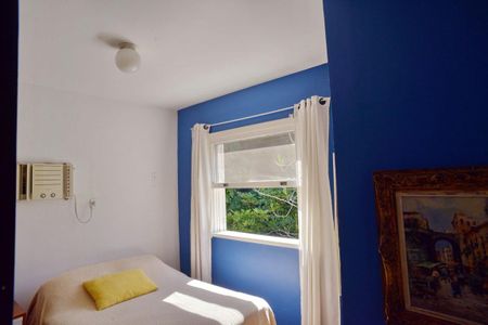 Casa à venda com 778m², 5 quartos e 6 vagas Casa à venda com 778m², 5 quartos e 6 vagasQuarto 3