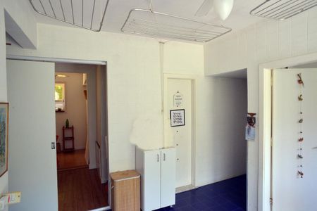 Casa à venda com 778m², 5 quartos e 6 vagas Casa à venda com 778m², 5 quartos e 6 vagasQuarto de Serviço