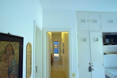 Casa à venda com 778m², 5 quartos e 6 vagas Casa à venda com 778m², 5 quartos e 6 vagasQuarto de Serviço