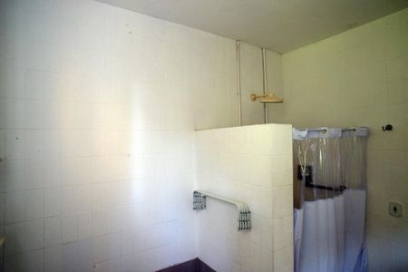 Casa à venda com 778m², 5 quartos e 6 vagas Casa à venda com 778m², 5 quartos e 6 vagasBanheiro de Serviço