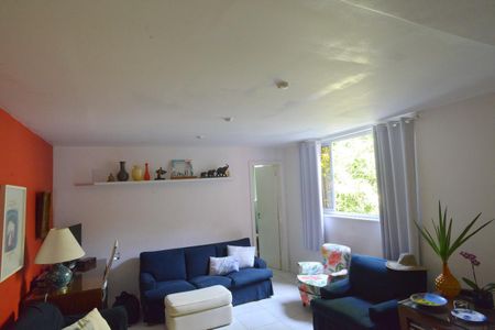 Casa à venda com 778m², 5 quartos e 6 vagas Casa à venda com 778m², 5 quartos e 6 vagasSala 1