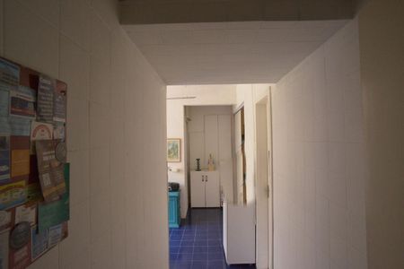 Casa à venda com 778m², 5 quartos e 6 vagas Casa à venda com 778m², 5 quartos e 6 vagasQuarto de Serviço