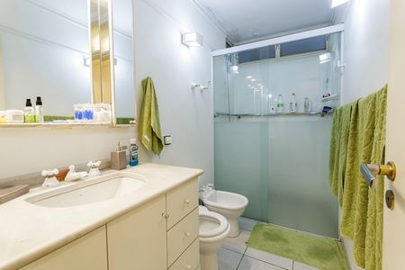 Apartamento à venda com 200m², 4 quartos e 2 vagas Apartamento à venda com 200m², 4 quartos e 2 vagasBanheiro Social