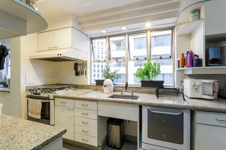 Apartamento à venda com 200m², 4 quartos e 2 vagas Apartamento à venda com 200m², 4 quartos e 2 vagasCozinha