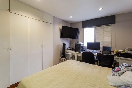 Apartamento à venda com 200m², 4 quartos e 2 vagas Apartamento à venda com 200m², 4 quartos e 2 vagasQuarto Suíte