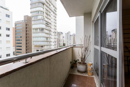 Apartamento à venda com 200m², 4 quartos e 2 vagas Apartamento à venda com 200m², 4 quartos e 2 vagasVaranda