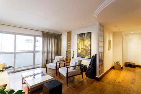 Apartamento à venda com 200m², 4 quartos e 2 vagas Apartamento à venda com 200m², 4 quartos e 2 vagasSala